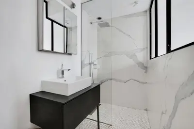 Salle de bains dans l'établissement Duplex Loft Montmartre -18th