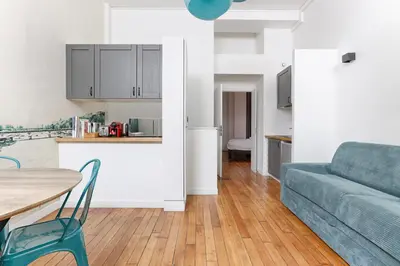 Cuisine ou kitchenette dans l'établissement MyKeypers - Stylish & Luxury LOFT 6P - Arc de Triomphe