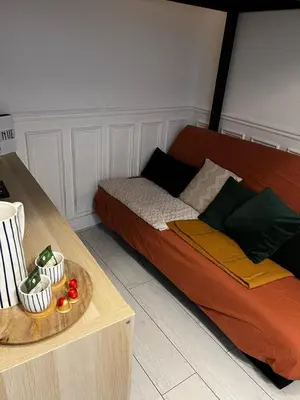 Un ou plusieurs lits dans un hébergement de l'établissement Studio cosy proche Père-Lachaise