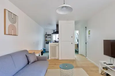 Cuisine ou kitchenette dans l'établissement Chic and modern studio close to Place d'Italie