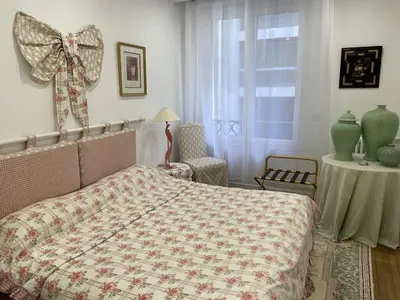 Un ou plusieurs lits dans un hébergement de l'établissement Cosy, chic, touristique