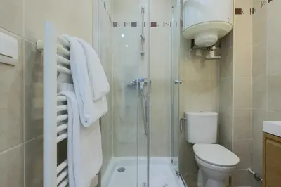 Salle de bains dans l'établissement Flat 1BDR 2P Roland Garros Parc des