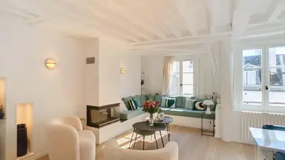 Coin salon dans l'établissement Chic à la Parisienne, Central Paris - Marais
