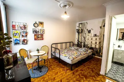 Un ou plusieurs lits dans un hébergement de l'établissement Appartement cozy en plein centre de Paris, près de l'Opéra Garnier