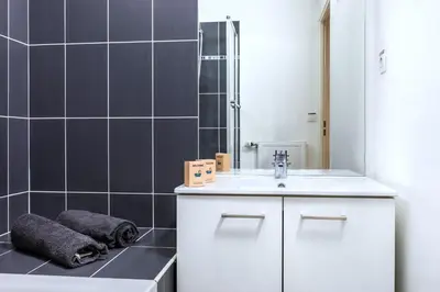 Salle de bains dans l'établissement Triplex cosy à 20min des Champs Elysées
