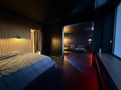 Un ou plusieurs lits dans un hébergement de l'établissement Netflix & sky jacuzzi
