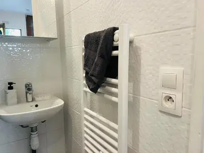 Salle de bains dans l'établissement Charmant studio fonctionnel à Issy-les-Moulineaux