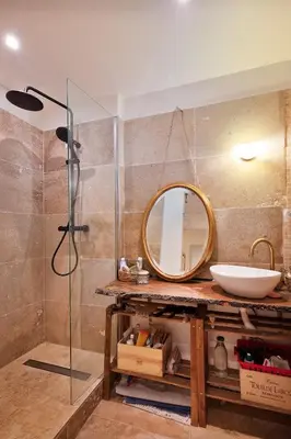 Salle de bains dans l'établissement Atypical apartment in Butte Montmartre