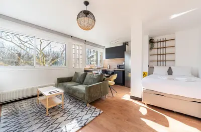 Un ou plusieurs lits dans un hébergement de l'établissement Mobility lease - Studio 10 minutes from Paris