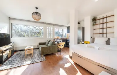 Coin salon dans l'établissement Mobility lease - Studio 10 minutes from Paris