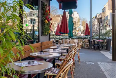 Restaurant ou autre lieu de restauration dans l'établissement Mobility lease - Studio 10 minutes from Paris