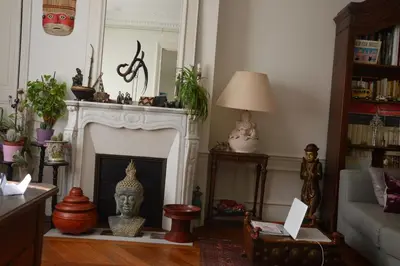 Bibliothèque dans l'appartement