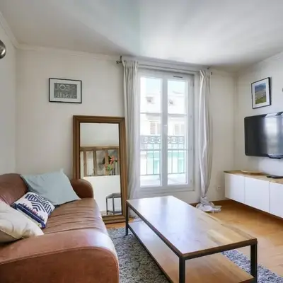 Stunning 1BR Flat with balcony near metro station