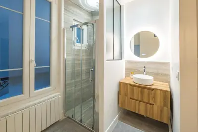 Salle de bains dans l'établissement Haussmann Apartment - Champs-Élysées