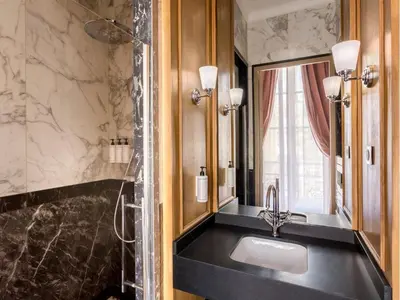 Salle de bains dans l'établissement Merveil - Signature Suite - Marais - Braque