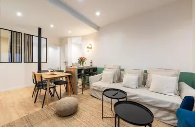 Coin salon dans l'établissement Le Marais l 5BR & AC - Duplex Home in Paris