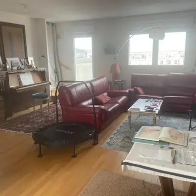 Chambre dans un grand appartement avec terrasse