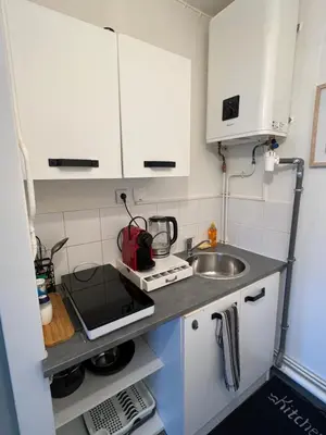 Cuisine ou kitchenette dans l'établissement Studio k Maisons des Examens, ligne 14, Paris