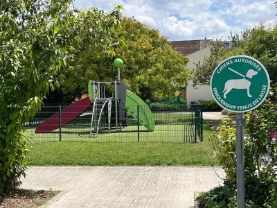 Jardin de l'établissement VR House 14 bedrooms 3 min metro 23 beds PARC EXPO