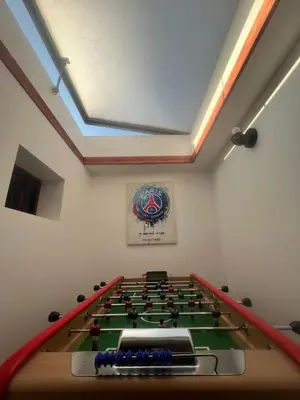 Salle de jeux dans l'établissement VR House 14 bedrooms 3 min metro 23 beds PARC EXPO