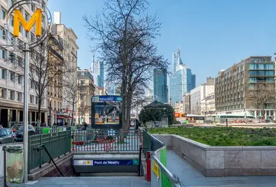 Vue générale sur Neuilly-sur-Seine ou vue de la ville depuis l'appartement