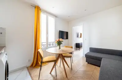 Télévision ou salle de divertissement dans l'établissement Mobility lease l Neuilly l Equipped & Paris 10mins away