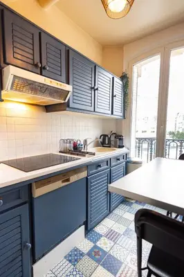 Cuisine ou kitchenette dans l'établissement Le Montrouge BEL APPARTEMENT CONFORT GLAM CHIC