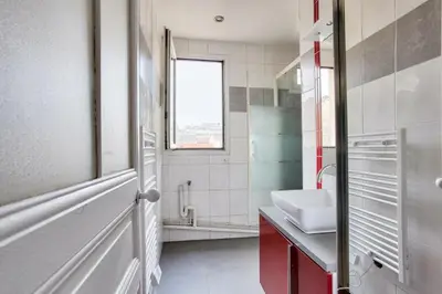 Salle de bains dans l'établissement Cocon calme et lumineux - Clichy