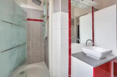 Salle de bains dans l'établissement Cocon calme et lumineux - Clichy