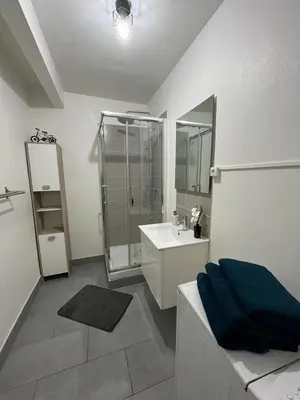 Salle de bains dans l'établissement Studio Élysée