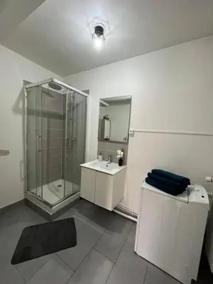 Salle de bains dans l'établissement Studio Élysée