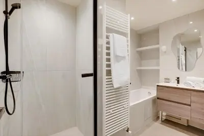 Salle de bains dans l'établissement Suite Familiale à Victor Hugo