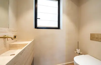 Salle de bains dans l'établissement Lease Mobility l Champs-Elysée & Eiffel View l Triplex 2BR & Rooftop