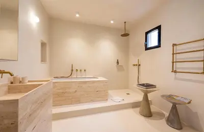 Salle de bains dans l'établissement Lease Mobility l Champs-Elysée & Eiffel View l Triplex 2BR & Rooftop