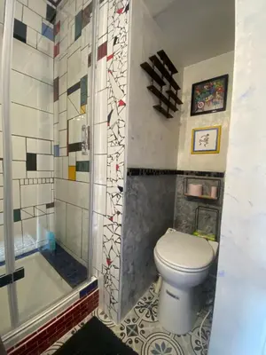 Salle de bains dans l'établissement Charming Arty Studio