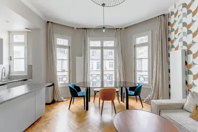 Cuisine ou kitchenette dans l'établissement Grand appartement luxe - Trocadéro
