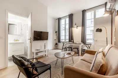 Télévision ou salle de divertissement dans l'établissement A11#RépubliqueMarais1BedRoomParis03AC