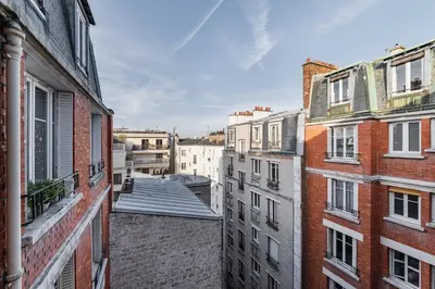 Vue générale sur Levallois-Perret ou vue de la ville depuis l'appartement