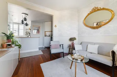 Coin salon dans l'établissement Cerise's home - Cosy flat 15min from Paris with hot tub