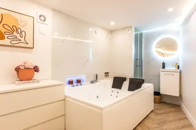 Plan de l'établissement Appartement d'exception avec Jacuzzi et AC - 6P