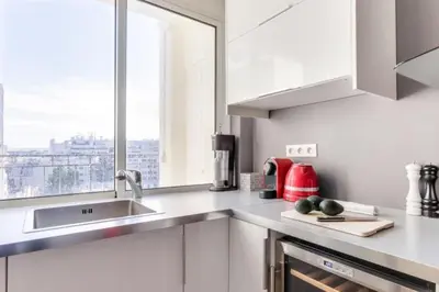 Cuisine ou kitchenette dans l'établissement Appartement d'Artiste, Terrasse Vue Tour Eiffel