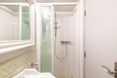 Salle de bains dans l'établissement GuestReady - Discover the Charm of Paris