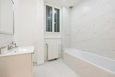 Salle de bains dans l'établissement Elegant 1BR - Muette - Auteuil