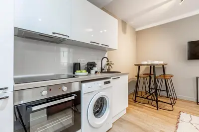 Cuisine ou kitchenette dans l'établissement B32#République#1BedRoom#Marais#Paris03#AC