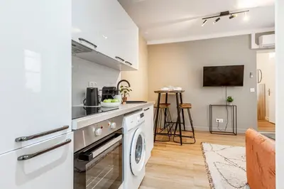 Cuisine ou kitchenette dans l'établissement B32#République#1BedRoom#Marais#Paris03#AC