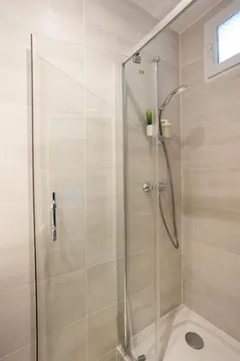 Salle de bains dans l'établissement Studio en plein coeur de Paris deuxieme arrondissement Quartier Montergueil Chatelet
