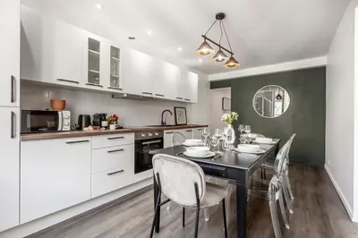 Cuisine ou kitchenette dans l'établissement A42#Republique # Marais # 3BedRooms # Paris03 # AC