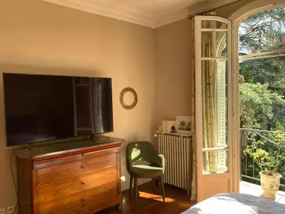 Télévision ou salle de divertissement dans l'établissement House facing Roland Garros stadium - 5 bedrooms