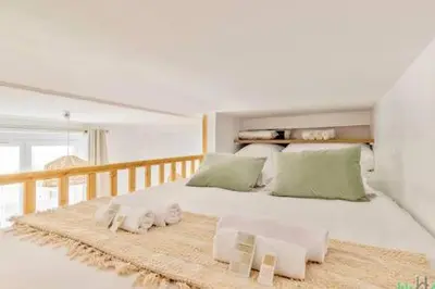 Un ou plusieurs lits dans un hébergement de l'établissement Raspail 3 - LB - Cosy apartment for 4 pers in heart of Paris