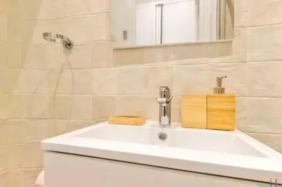 Salle de bains dans l'établissement Raspail 3 - LB - Cosy apartment for 4 pers in heart of Paris